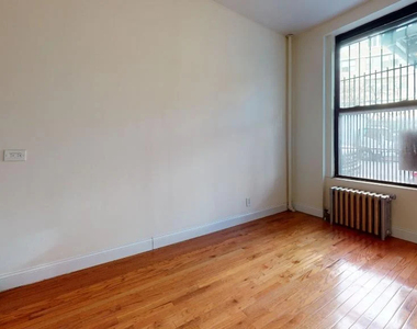 228 East 36th Street - Photo Thumbnail 4
