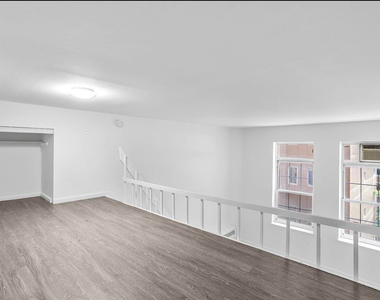 88 Fulton Street - Photo Thumbnail 3