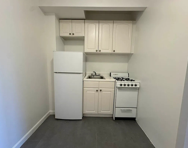 225 East 10th Street - Photo Thumbnail 1
