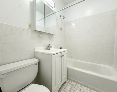 225 East 10th Street - Photo Thumbnail 2