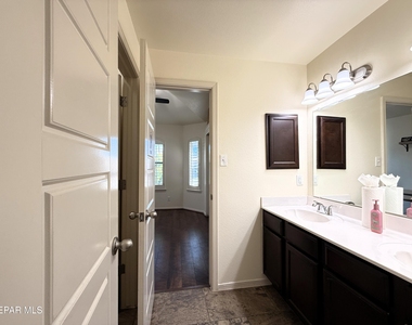 4933 Copper Ranch Avenue - Photo Thumbnail 13
