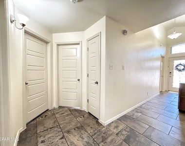 4933 Copper Ranch Avenue - Photo Thumbnail 18
