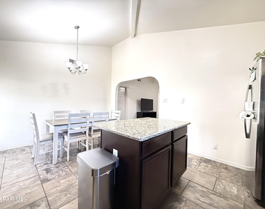 4933 Copper Ranch Avenue - Photo Thumbnail 9