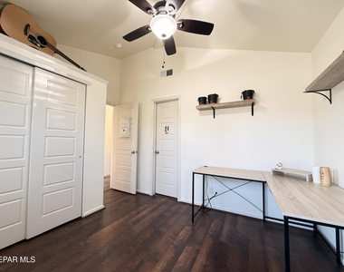 4933 Copper Ranch Avenue - Photo Thumbnail 12