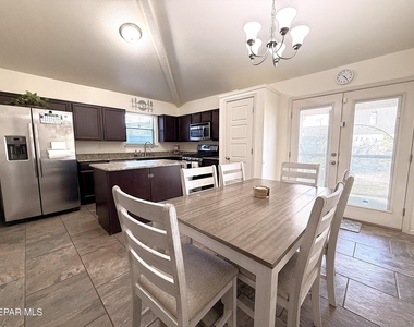 4933 Copper Ranch Avenue - Photo Thumbnail 6