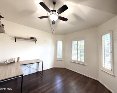 4933 Copper Ranch Avenue - Photo Thumbnail 11