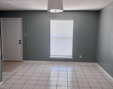 11137 Pink Coral Drive - Photo Thumbnail 4