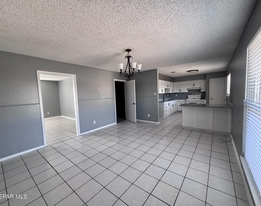 11137 Pink Coral Drive - Photo Thumbnail 5