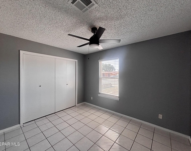 11137 Pink Coral Drive - Photo Thumbnail 13