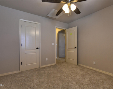 7528 Wolf Creek Drive - Photo Thumbnail 30