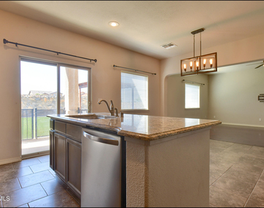 7528 Wolf Creek Drive - Photo Thumbnail 20