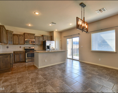7528 Wolf Creek Drive - Photo Thumbnail 11