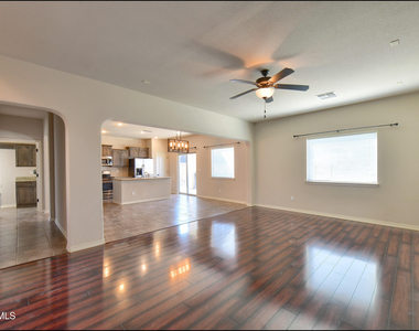 7528 Wolf Creek Drive - Photo Thumbnail 7