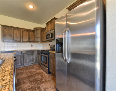 7528 Wolf Creek Drive - Photo Thumbnail 17