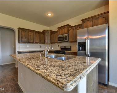 7528 Wolf Creek Drive - Photo Thumbnail 14