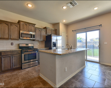 7528 Wolf Creek Drive - Photo Thumbnail 13
