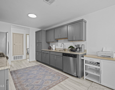 13154 Emerald Isle Street - Photo Thumbnail 21