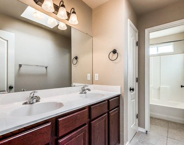 13163 Kestrel Avenue - Photo Thumbnail 19