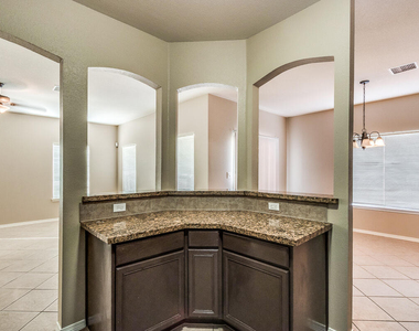 13163 Kestrel Avenue - Photo Thumbnail 8