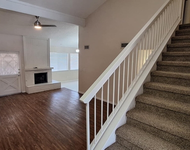 6617 Dawn Drive - Photo Thumbnail 2