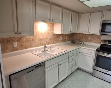 6617 Dawn Drive - Photo Thumbnail 7