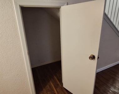 6617 Dawn Drive - Photo Thumbnail 9