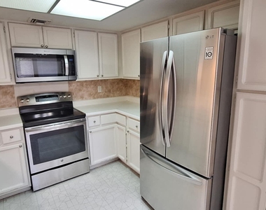 6617 Dawn Drive - Photo Thumbnail 8