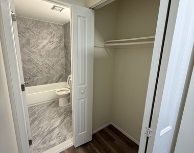 100 Norton Park Road - Photo Thumbnail 5