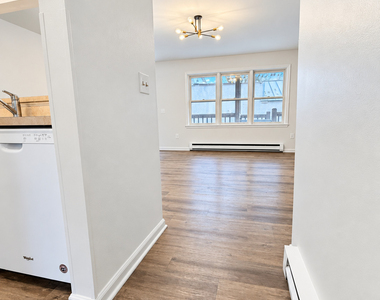 31-33 Railroad Street - Photo Thumbnail 4