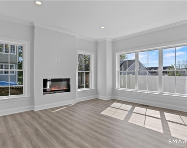 348 Halley Avenue - Photo Thumbnail 10