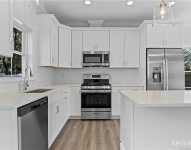 348 Halley Avenue - Photo Thumbnail 3