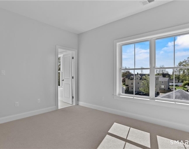 348 Halley Avenue - Photo Thumbnail 24