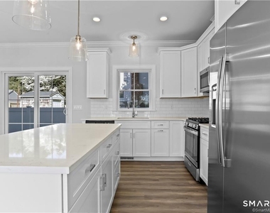 348 Halley Avenue - Photo Thumbnail 13