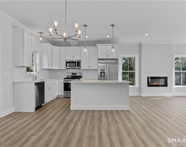 348 Halley Avenue - Photo Thumbnail 7
