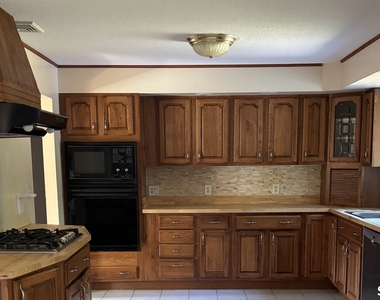 752 New Haven Avenue - Photo Thumbnail 5