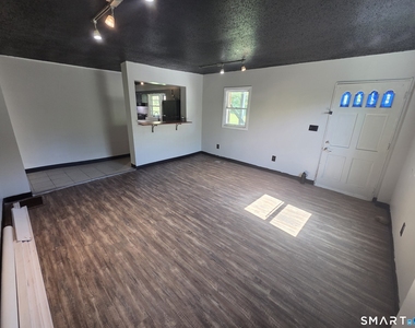 684 Main Street - Photo Thumbnail 9
