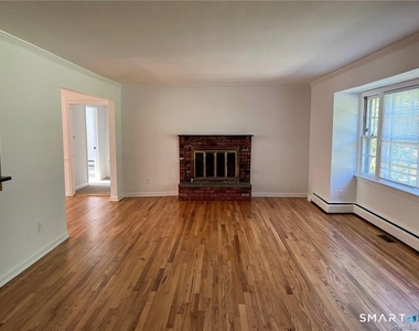 231 Rivergate Drive - Photo Thumbnail 4