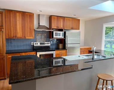 231 Rivergate Drive - Photo Thumbnail 3