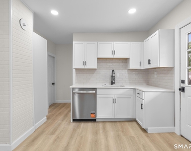 122 Union Avenue - Photo Thumbnail 4