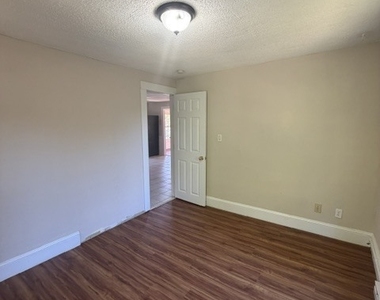 171 S Riverside Avenue - Photo Thumbnail 14
