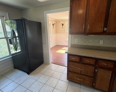 171 S Riverside Avenue - Photo Thumbnail 5