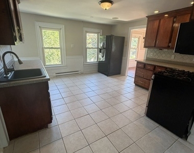 171 S Riverside Avenue - Photo Thumbnail 4
