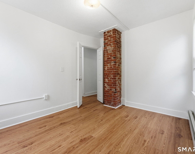 203 Center Street - Photo Thumbnail 16