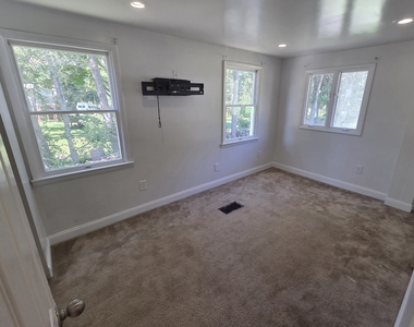 684 Main Street - Photo Thumbnail 15
