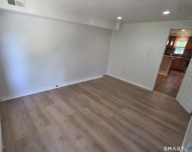 684 Main Street - Photo Thumbnail 19