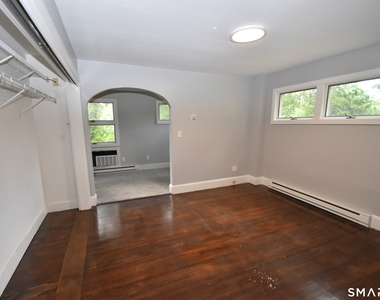 880 South Quaker Lane - Photo Thumbnail 17