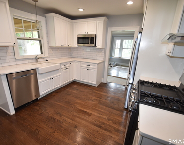 880 South Quaker Lane - Photo Thumbnail 4