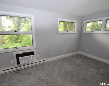 880 South Quaker Lane - Photo Thumbnail 16