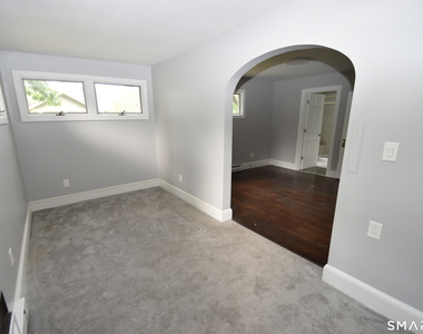 880 South Quaker Lane - Photo Thumbnail 13