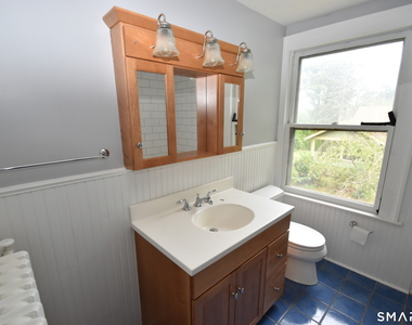 880 South Quaker Lane - Photo Thumbnail 9
